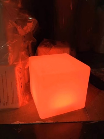 Светильник Куб 43 с питанием от АКБ, RGB